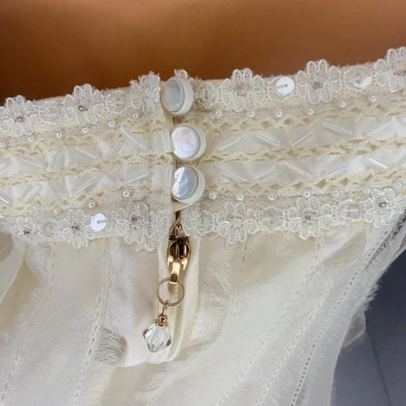 St. John NWT silk top sz 8